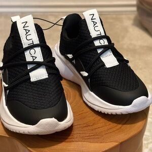 Toddlers 👦🏻 shoes: Size: 9. Nautica Black and White Athletic Slip-On Shoes